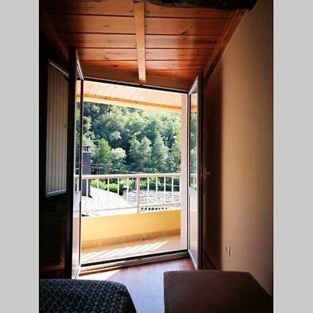 Apartamento Con Vistas Al Rio A Solaina Samos Buitenkant foto