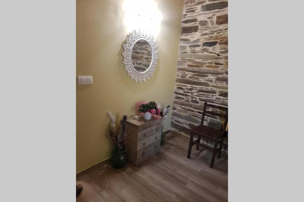 Apartamento Con Vistas Al Rio A Solaina Samos Buitenkant foto