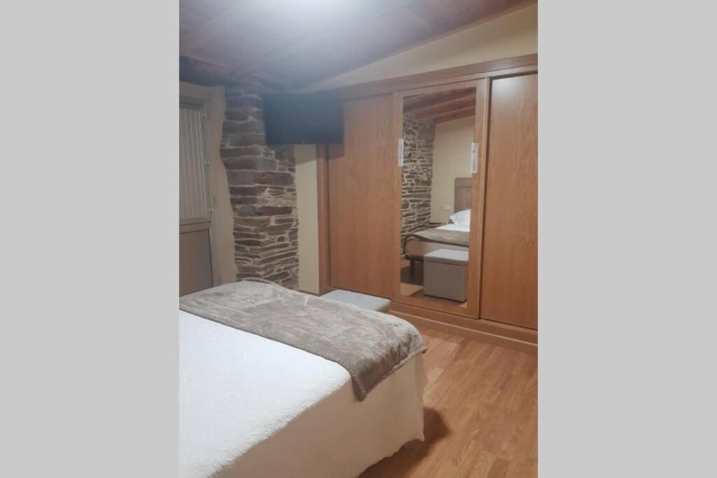 Apartamento Con Vistas Al Rio A Solaina Samos Buitenkant foto